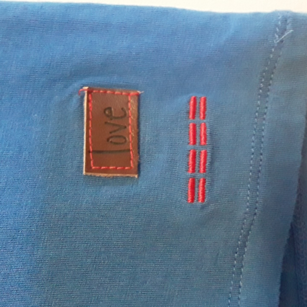 NWT Peace Love World Boxy V-Neck T-Shirt Top, Blue, Size XS - Picture 4 of 7